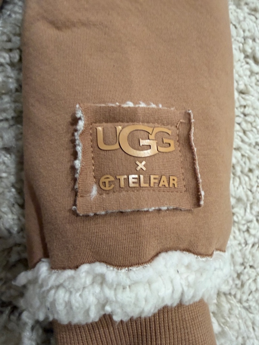 Never worn Ugg Telfar Logo sherpa hoodie m - Picture 3 of 11